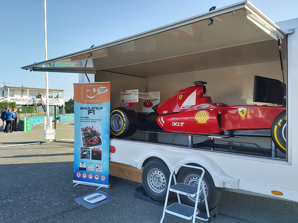 Simulateur F1 sur remorque en extérieur et outdoor