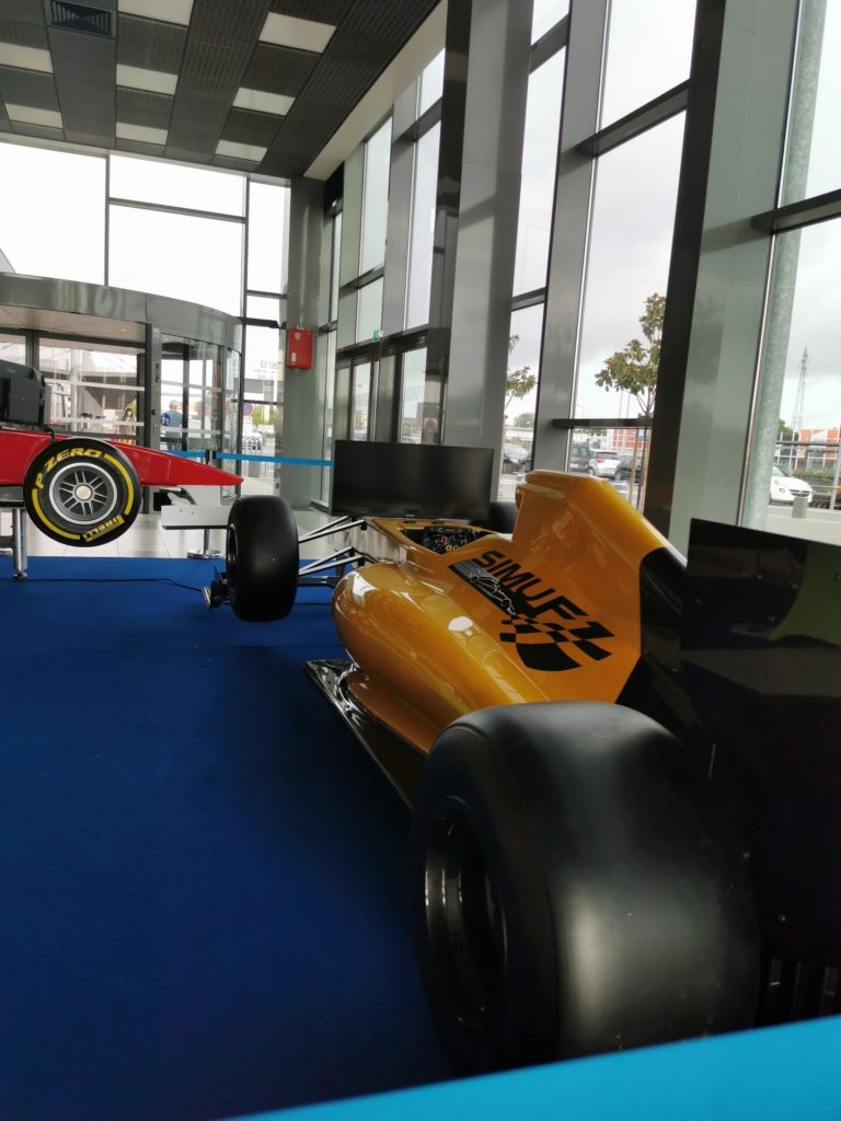 Simulateur F1 sur remorque en extérieur et outdoor